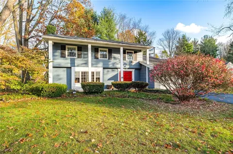 10 Tuxford Rd, Pittsford, NY 14534
