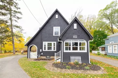 6111 Cottage St, Williamson, NY 14589