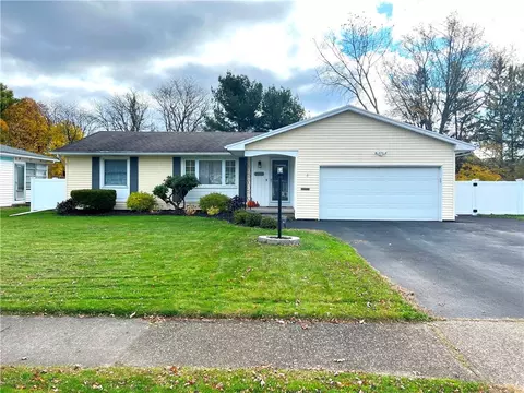 22 Moroa Dr, Irondequoit, NY 14622
