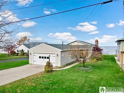 5084 W Shorewood Dr, Dunkirk, NY 14048