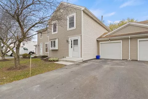 209 Wycliff Dr, Webster, NY 14580
