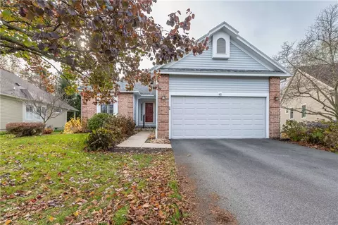 45 Hampshire Ln, Mendon, NY 14506