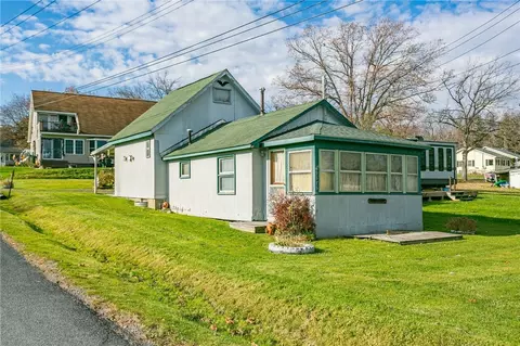 9575 Lakeshore Dr, Wayne, NY 14893