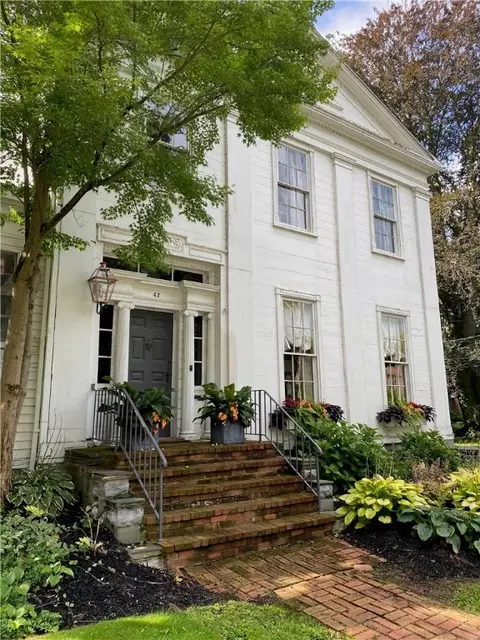42 Grover St, Auburn, NY 13021