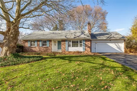 14 Clarkes Xing, Perinton, NY 14450