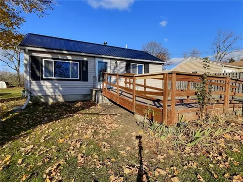 33 West Ave, Elba, NY 14058