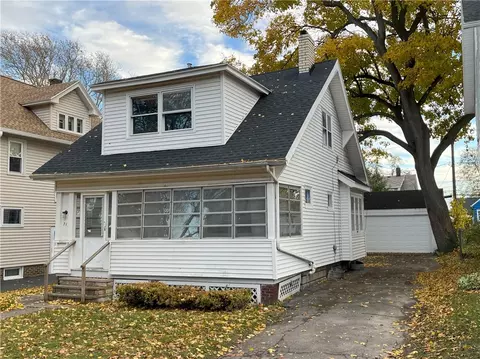 71 Spencer Rd, Irondequoit, NY 14609
