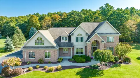 97 Neuchatel Ln, Perinton, NY 14450