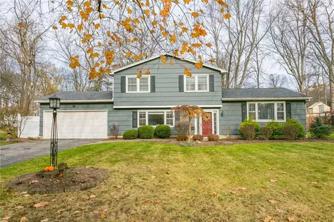 28 Crystal Springs Ln, Perinton, NY 14450