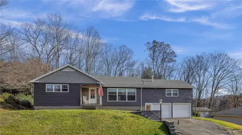 32 Berva Dr, Bradford, PA 16701