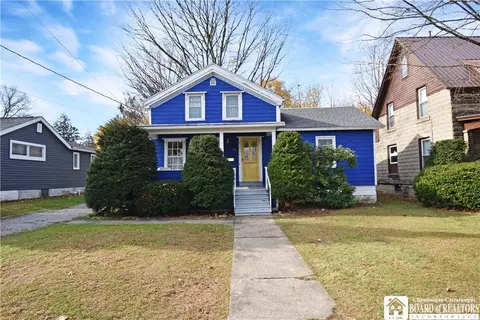 34 Beckman Ave, Westfield, NY 14787