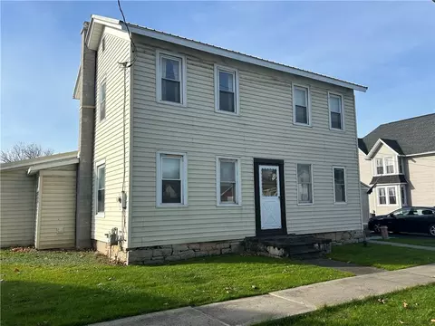 36 Fayette St, Waterloo, NY 13165