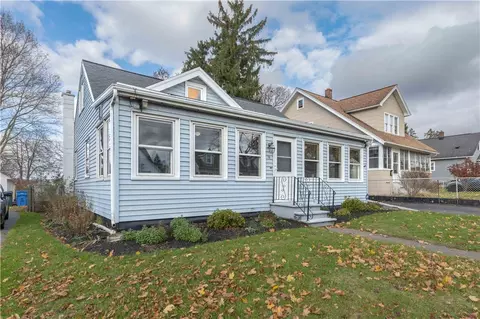 78 Redfern Dr, Rochester, NY 14620