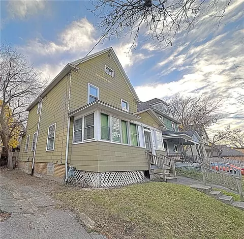 29 Roycroft Dr, Rochester, NY 14621