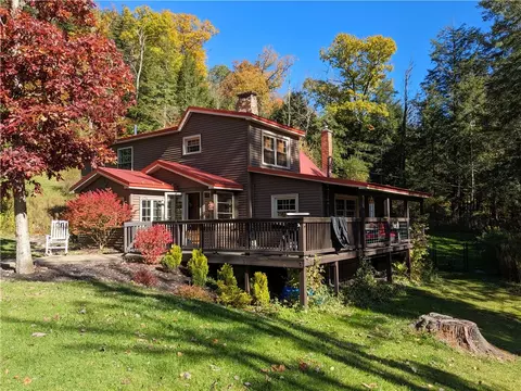410 Langmaid Ln, Bradford, PA 16701