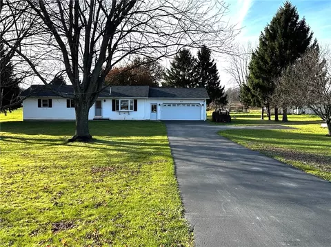 3872 Hulberton Rd, Murray, NY 14470