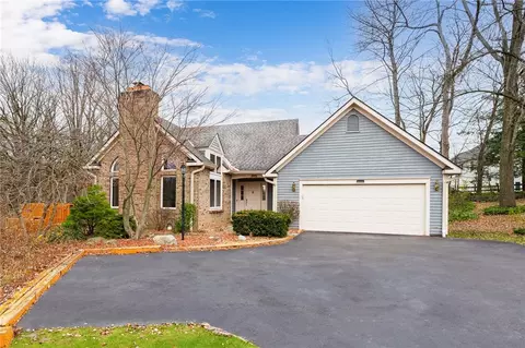 40 Putting Green Ln, Perinton, NY 14526