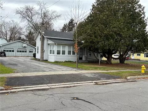 41 North St, Le Roy, NY 14482