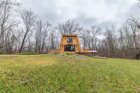 64 Webster Rd, Parma, NY 14559