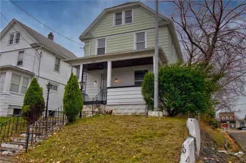 230 W Chestnut St, East Rochester, NY 14445