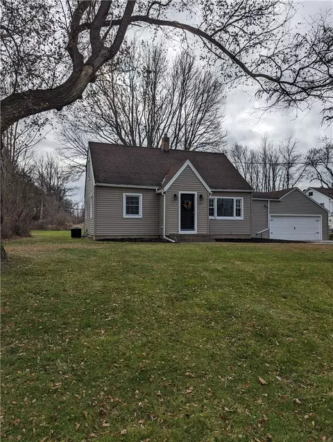 241 Lawrence Rd, Brockport, NY 14420