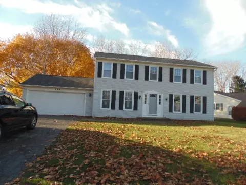 134 Applewood Dr, Greece, NY 14612
