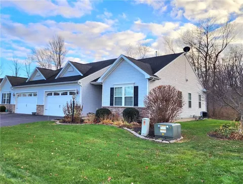 1089 Railway Xing #PVT, Webster, NY 14580