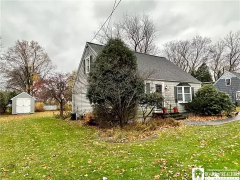 46 Holmes Pl, Pomfret, NY 14063