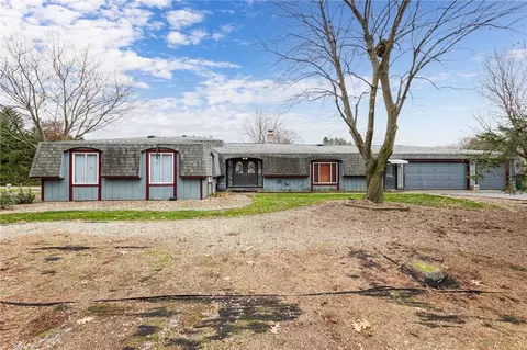 724 Shanlee Dr, Webster, NY 14580