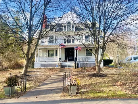 59 Cayuga St, Seneca Falls, NY 13148