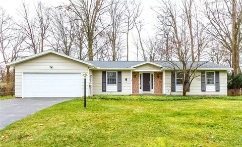 3 Fairfield Dr, Perinton, NY 14450