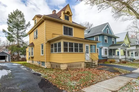 19 Lakeview Ter, Rochester, NY 14613