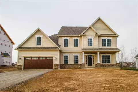 17 Giovanni Ln, Parma, NY 14468