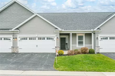 6 Cedar Cove Trl, Gates, NY 14606