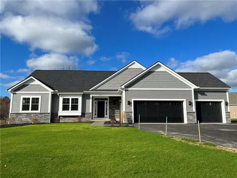1022 Walden Holw, Victor, NY 14564