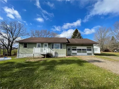 1562 Anthony Rd, Torrey, NY 14527