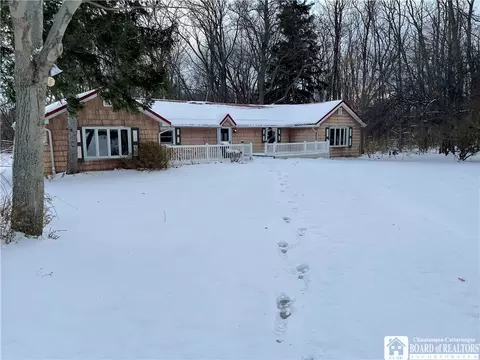 7202 Rt5, Westfield, NY 14787