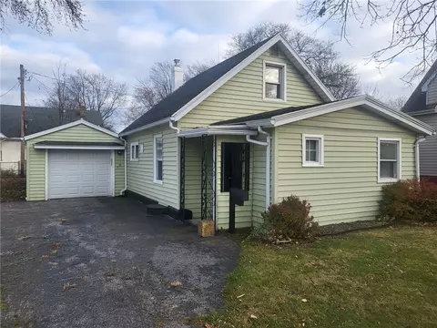 116 Sheraton Dr, Greece, NY 14616