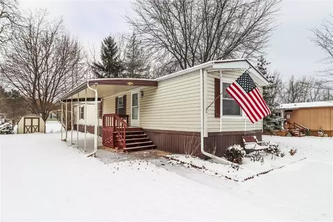 251 Sunset Dr, Holley, NY 14470
