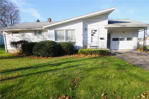 47 Kirk Rd, Greece, NY 14612