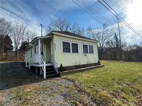 4521 White Way, Canandaigua, NY 14424