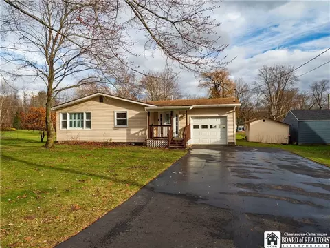 2748 Bentley Ave, Ellicott, NY 14701