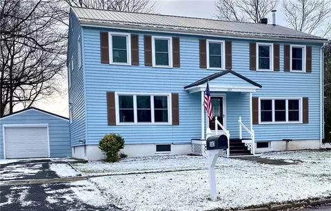 163 Chapel St, Canandaigua, NY 14424