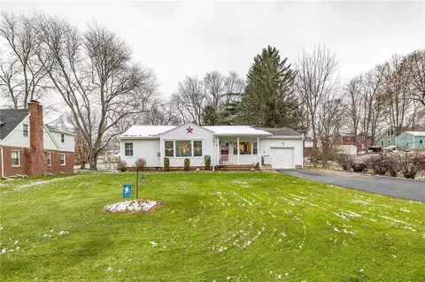 380 Birdsall Pkwy, Palmyra, NY 14522