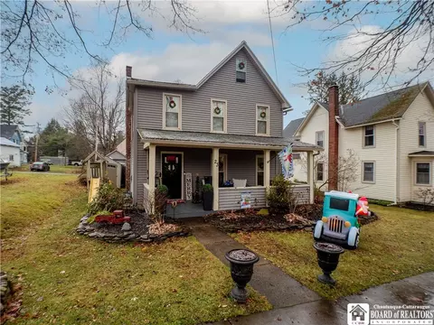 23 E 3rd St, Busti, NY 14750