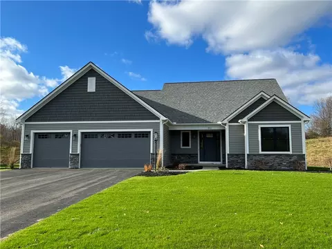 1012 Walden Holw, Victor, NY 14564