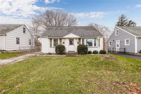 51 Ridgecrest Rd, Greece, NY 14626