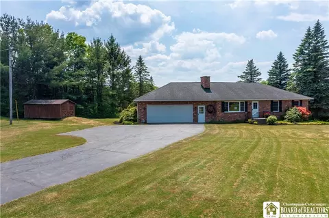 2917 W Oak Hill Rd, Ellicott, NY 14701
