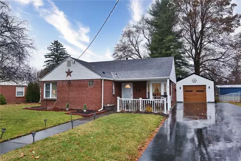 3 Grandview Ter, Batavia, NY 14020