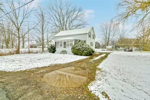 5252 Arbor Rd, Ontario, NY 14519